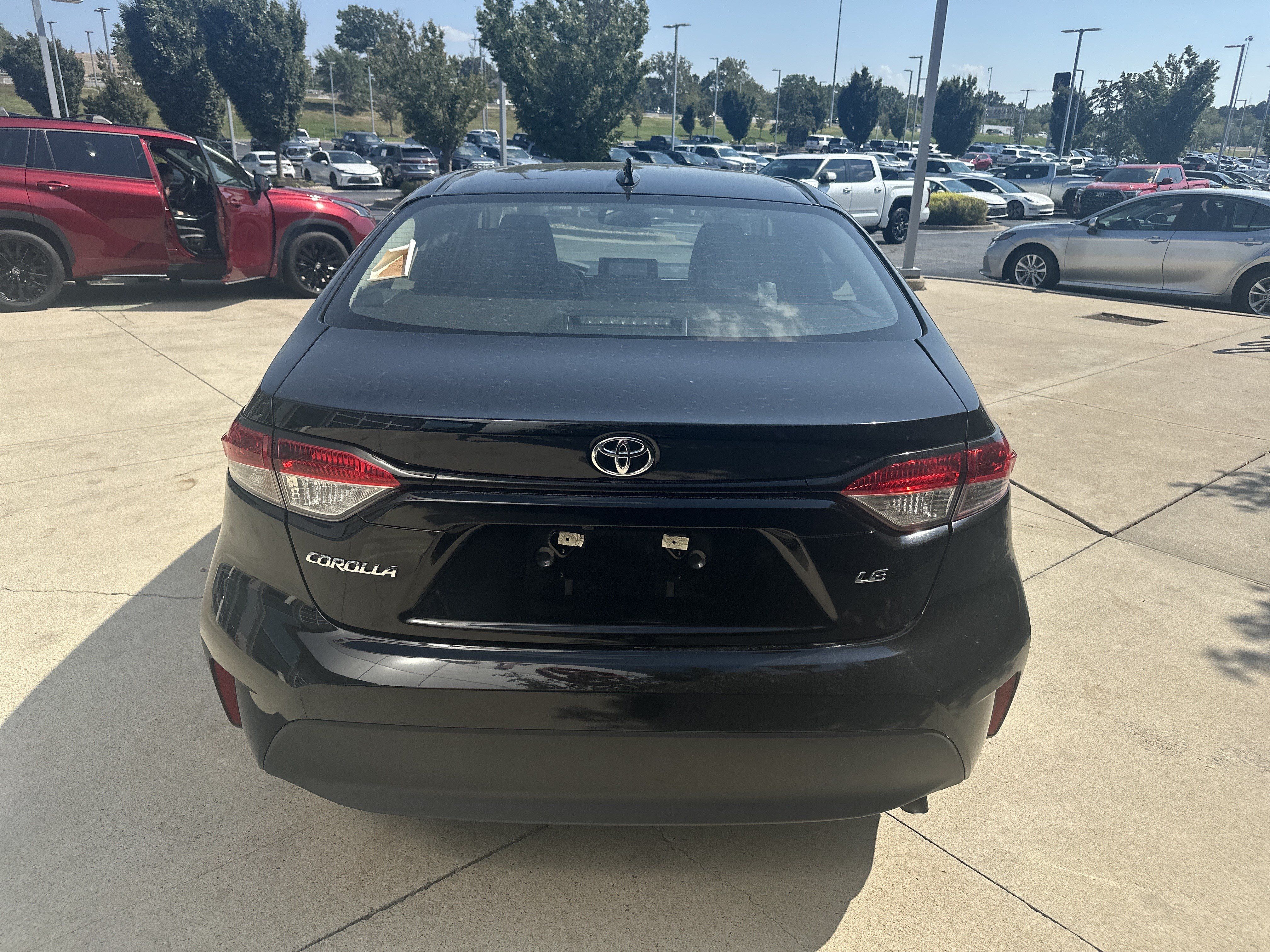 Used 2025 Toyota Corolla LE FWD image 8
