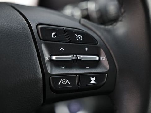 Used 2023 Hyundai Kona Limited image 35