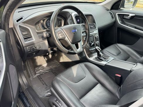 Used 2015 Volvo XC60 T5 Premier w/ Proximity Package image 12