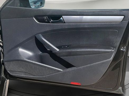 Used 2013 Volkswagen Passat 2.5 S image 24