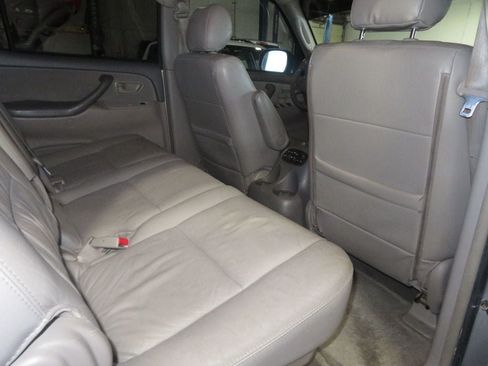 Used 2006 Toyota Sequoia SR5 AWD/4WD image 33