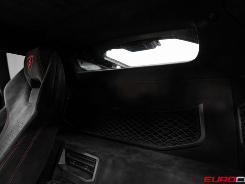 Used 2018 Lamborghini Huracan Performante image 43