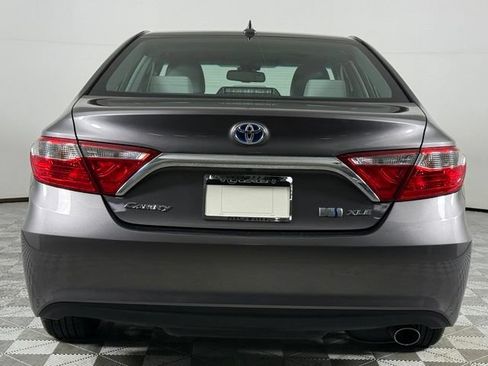 Used 2017 Toyota Camry XLE w/ Moonroof Package FWD image 7