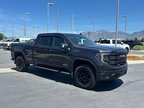 Used 2022 GMC Sierra 1500 AT4 w/ AT4 Premium Package AWD/4WD image 9