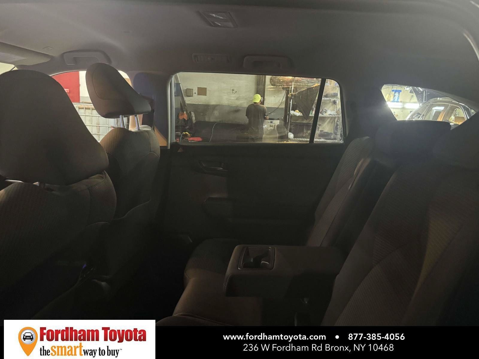 Used 2023 Toyota Highlander LE AWD/4WD image 12