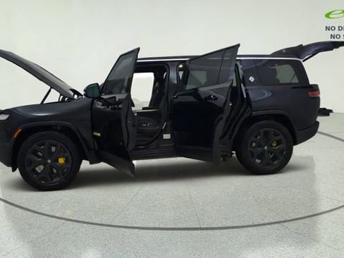 Used 2024 Rivian R1S Adventure AWD/4WD image 13