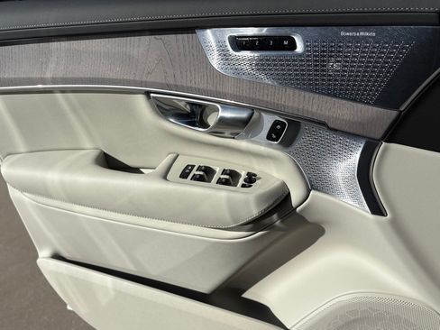 New 2026 Volvo XC90 B6 Ultra w/ Lounge Package image 17