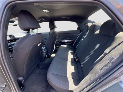 New 2025 Hyundai Elantra SEL image 23