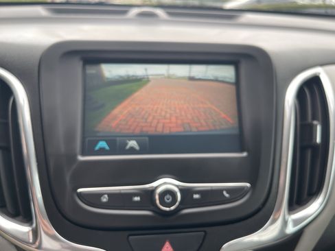 Used 2018 Chevrolet Equinox LS image 20