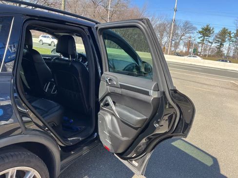 Used 2012 Porsche Cayenne S image 18