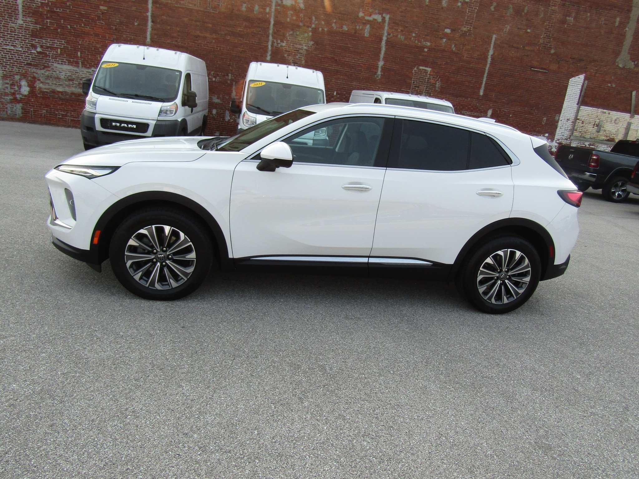 Used 2024 Buick Envision Preferred AWD/4WD image 6