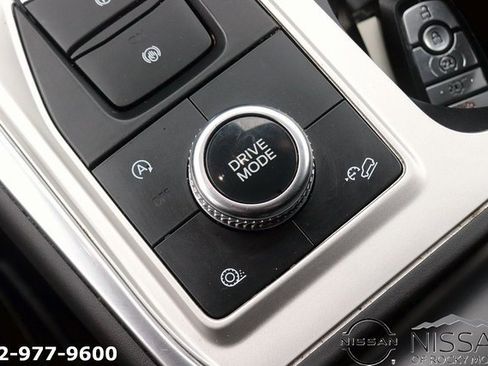 Used 2023 Ford Explorer Limited image 24