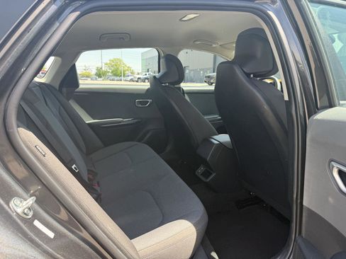 Used 2025 Kia K4 FWD image 11