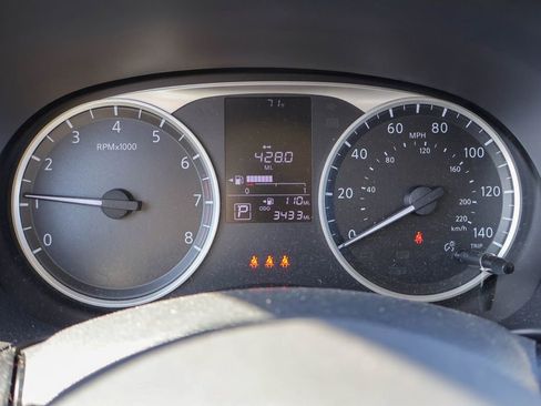 Certified 2025 Nissan Kicks Play S image 11