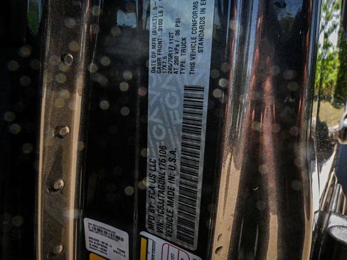 Used 2022 Jeep Gladiator Sport image 31