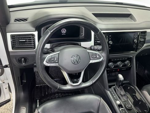 Used 2022 Volkswagen Atlas Cross Sport SEL R-Line image 16