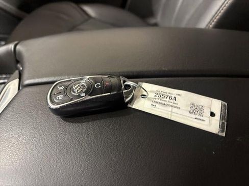 Used 2017 Buick Envision Essence image 28