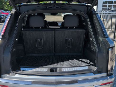Used 2026 Cadillac Vistiq Platinum w/ LPO, Floor Liner Package AWD/4WD image 9