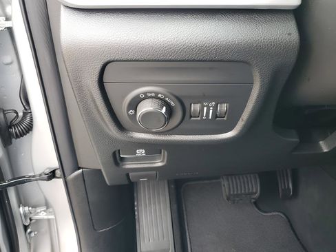 New 2026 Jeep Grand Cherokee Altitude image 32