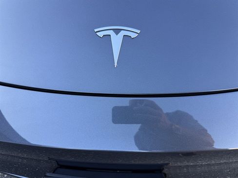 Used 2021 Tesla Model Y Long Range AWD/4WD image 28