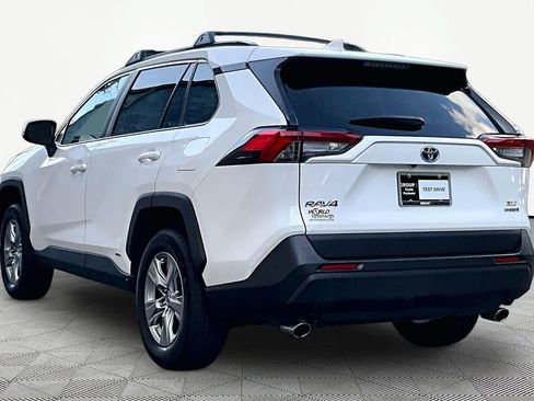 Certified 2022 Toyota RAV4 XLE w/ Convenience Package AWD/4WD image 12