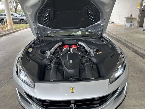 Used 2019 Ferrari Portofino RWD image 27