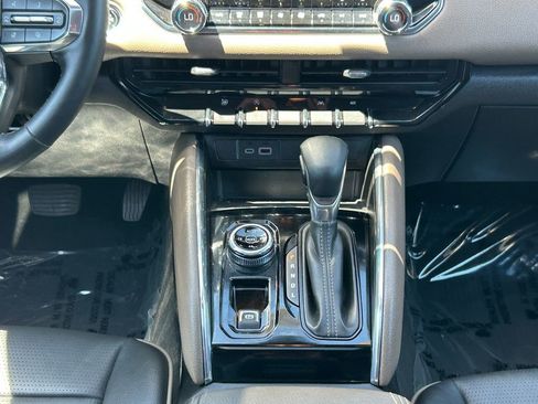 Used 2024 GMC Canyon Denali AWD/4WD image 26
