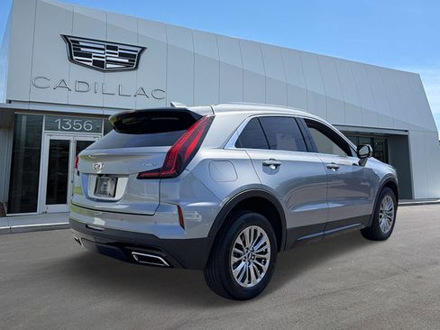 Certified 2025 Cadillac XT4 Premium Luxury FWD image 3