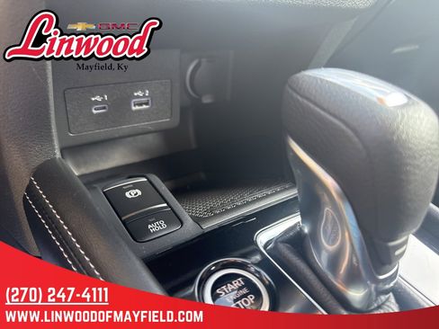 Used 2024 Nissan Kicks SR w/ SR Premium Package image 31