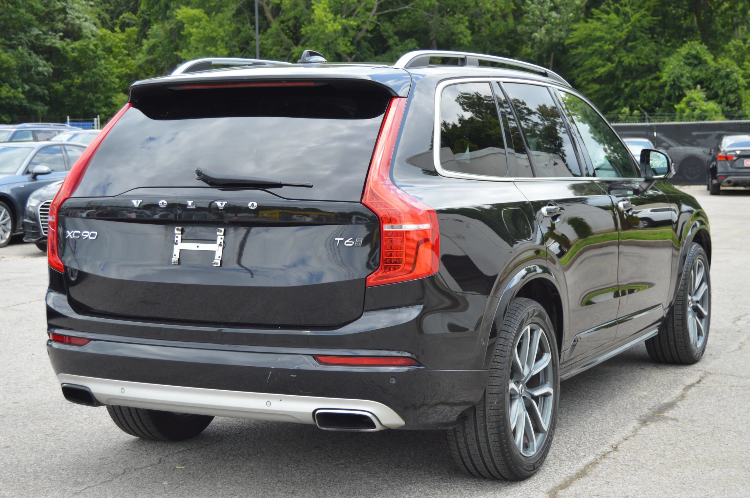 Used 2017 Volvo XC90 T6 Momentum w/ Vision Package AWD/4WD image 6