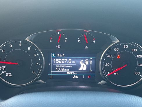 Used 2024 GMC Terrain SLE w/ Elevation Edition image 33