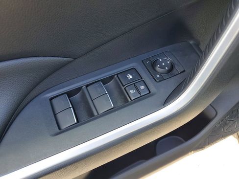 Used 2022 Toyota RAV4 XLE image 15