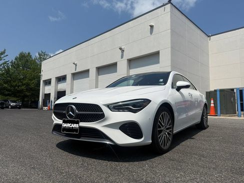 Used 2025 Mercedes-Benz CLA 250 4MATIC image 32