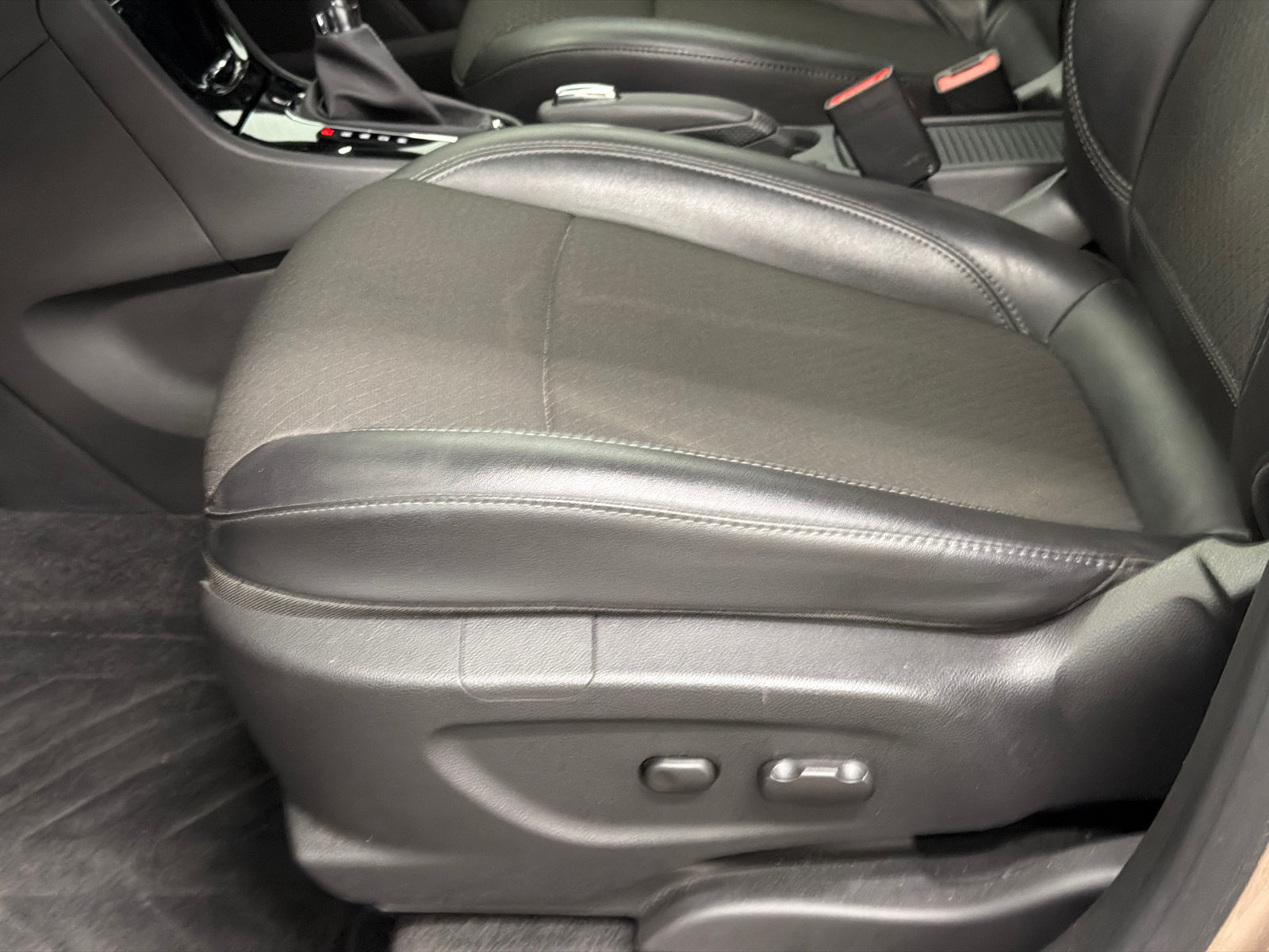 Used 2019 Buick Encore Sport Touring FWD image 25