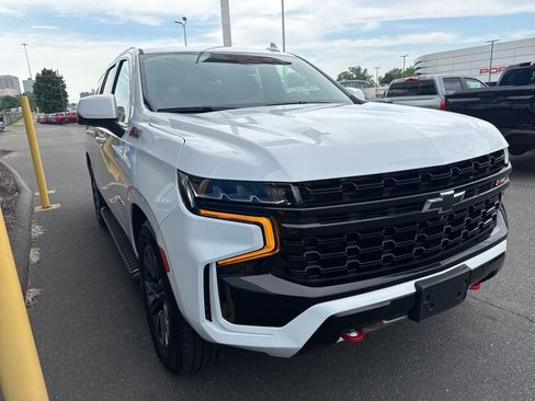 Used 2023 Chevrolet Tahoe Z71 w/ Z71 Off-Road Package AWD/4WD image 4