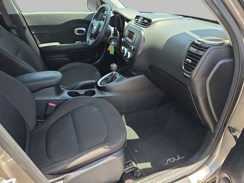 Used 2016 Kia Soul FWD image 30