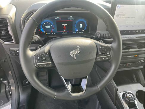 Used 2025 Ford Bronco Sport Badlands image 10
