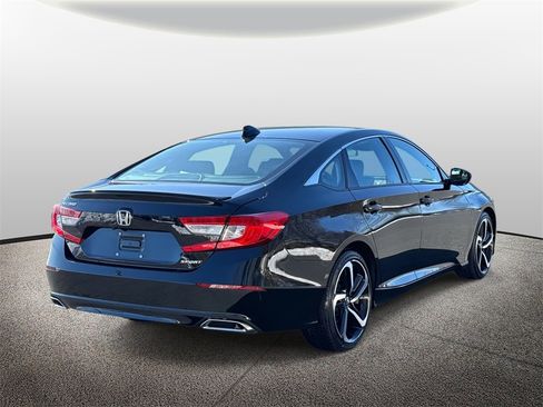Used 2022 Honda Accord Sport image 2