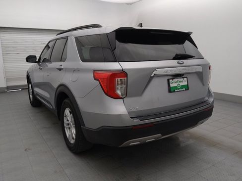 Used 2022 Ford Explorer XLT w/ Equipment Group 202A image 5