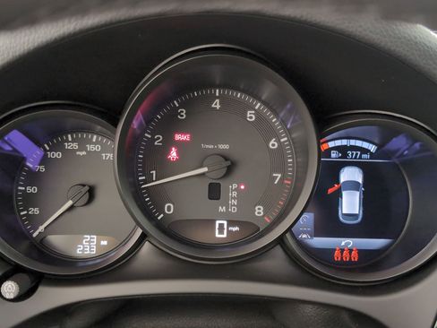 Used 2025 Porsche Macan image 23