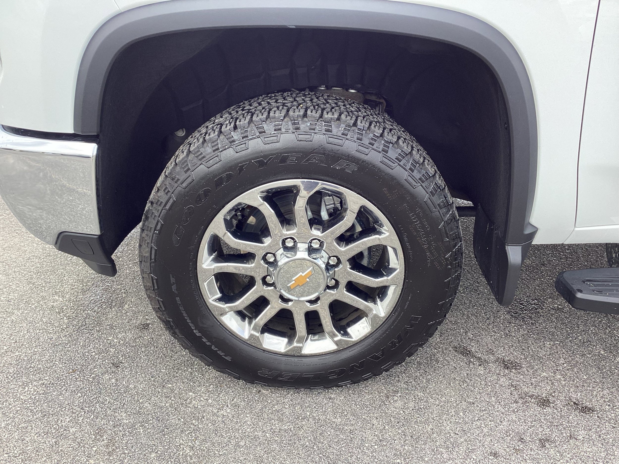 Used 2026 Chevrolet Silverado 2500 LTZ w/ LTZ Premium Package AWD/4WD image 11