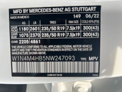 Used 2022 Mercedes-Benz GLB 250 4MATIC image 34