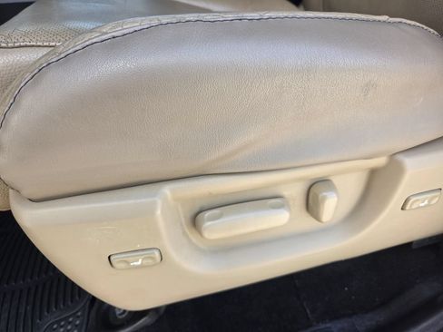 Used 2016 Toyota Sequoia Platinum RWD image 21