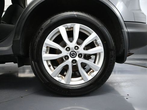 Used 2021 Nissan Rogue Sport SV image 13