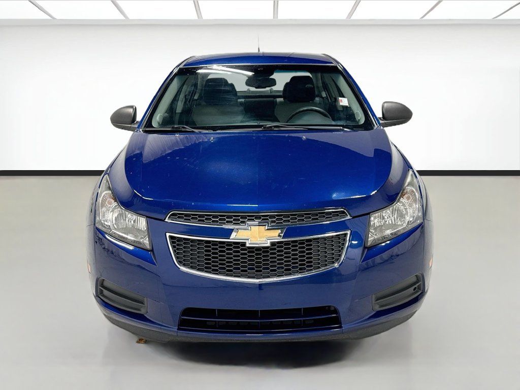 Used 2012 Chevrolet Cruze LS w/ Connectivity Package FWD image 2