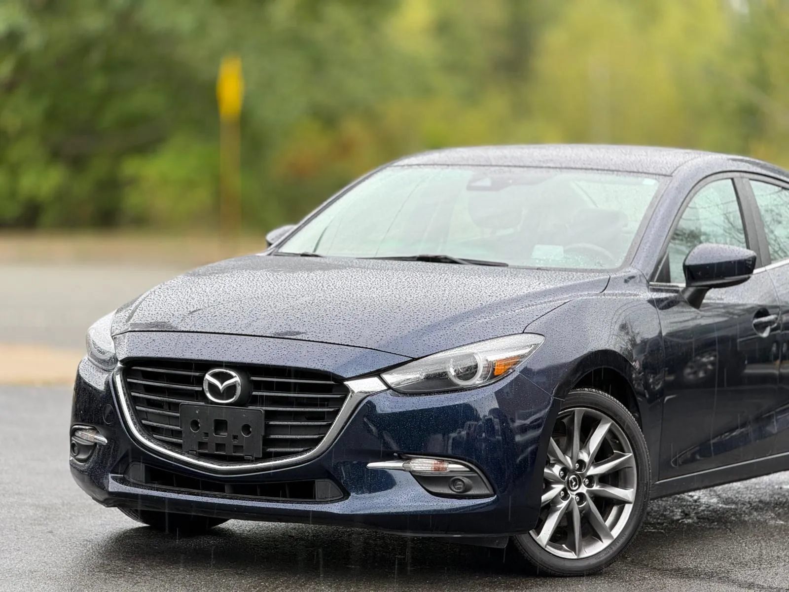 Used 2018 MAZDA MAZDA3 Grand Touring FWD image 2