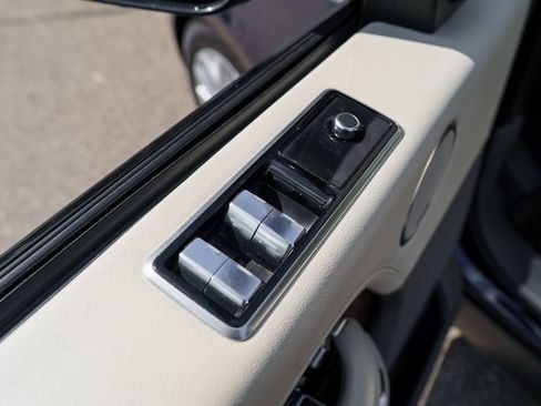 Used 2019 Land Rover Range Rover HSE AWD/4WD image 16