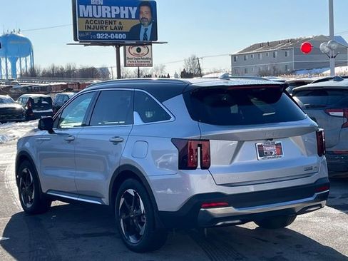 Certified 2025 Kia Sorento SX Prestige image 9