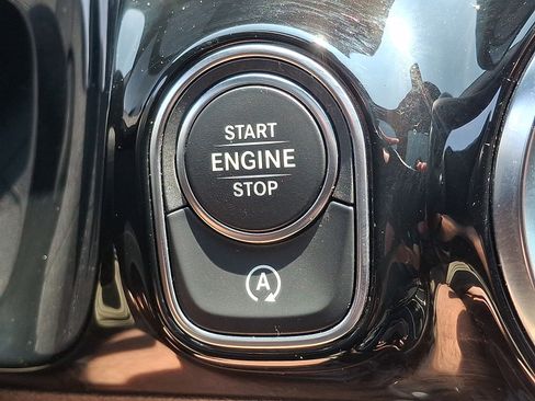 Used 2021 Mercedes-Benz GLA 250 4MATIC image 25