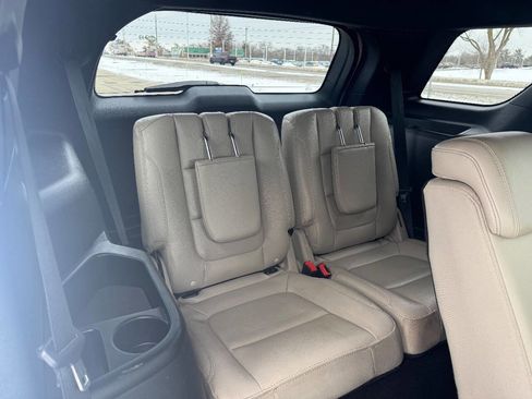 Used 2018 Ford Explorer XLT w/ Equipment Group 202A image 15